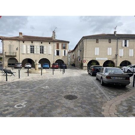 Logement Tout Equipe Layrac Экстерьер фото
